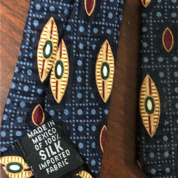 Tie - Picture 2 of 4